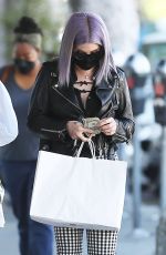 KELLY OSBOURNE Out Shopping in Larchmont Village in Los Angeles 04/30/2021