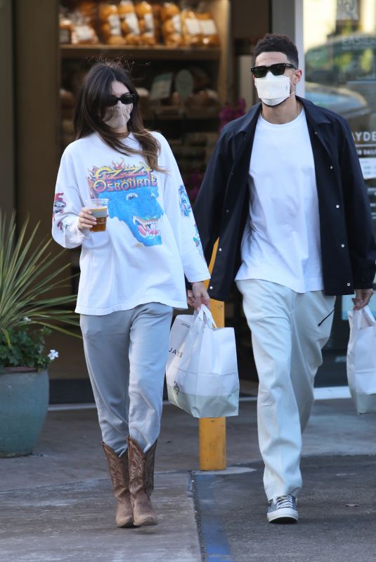 KENDALL JENNER and Devin Booker Shopping at Jayde