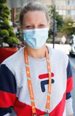 LAURA SIEGEMUND Arrives at Her Hotel After Training at Roland Garros 05/29/2021