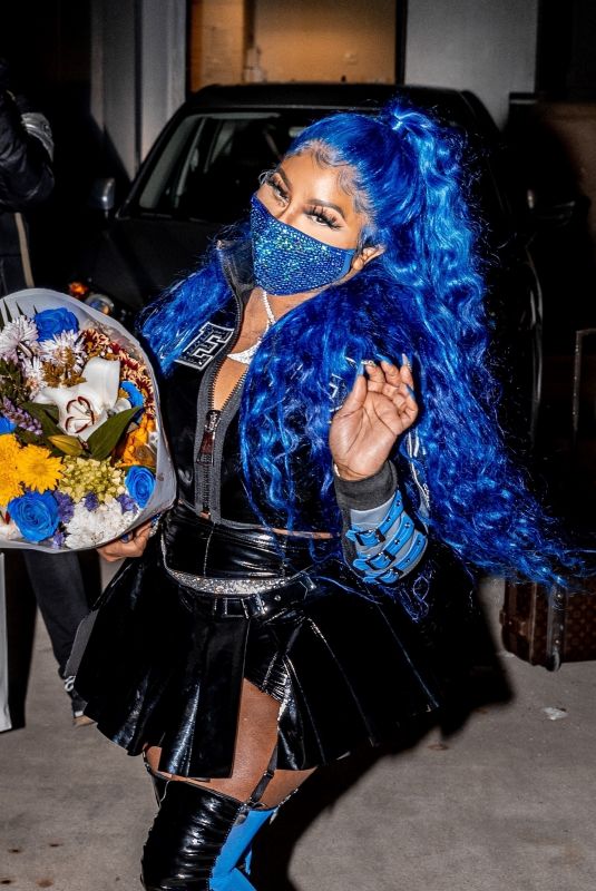 LIL’ KIM Leaves Barclays Center 03/29/2021