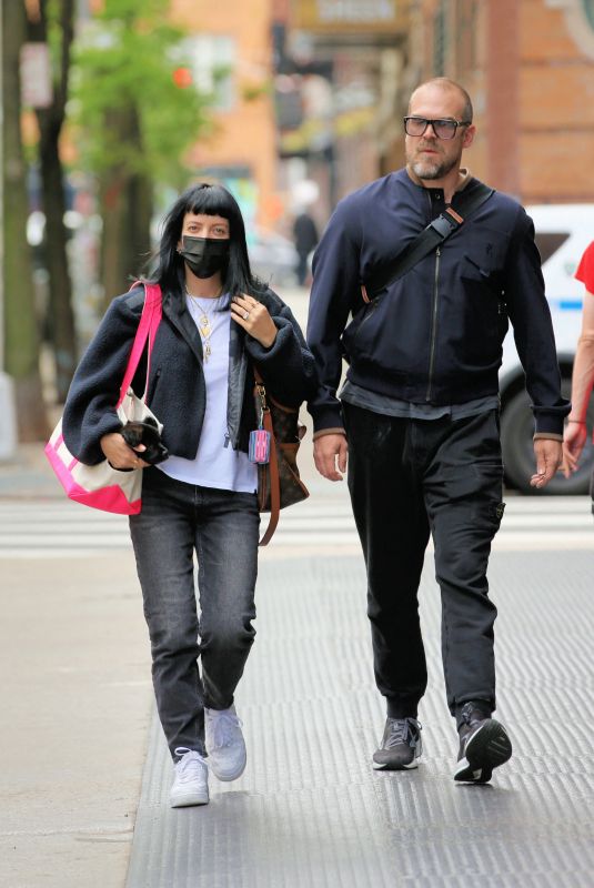 LILY ALLEN and David Harbour Out for Lunch in New York 05/04/2021