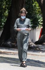 MICHELLE PFEIFFER Delivered a Letter Offering to Buy a House in Brentwood 05/03/2021