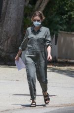 MICHELLE PFEIFFER Delivered a Letter Offering to Buy a House in Brentwood 05/03/2021