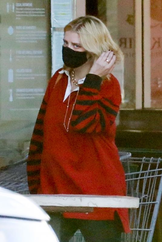 MISCHA BARTON and Gian Marco Flamini Shopping at Erewhon Market in Los Angeles 05/24/2021