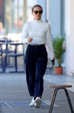 NATALIE PORTMAN Out for Lunch at Bills Bondi in Sydney 05/17/2021