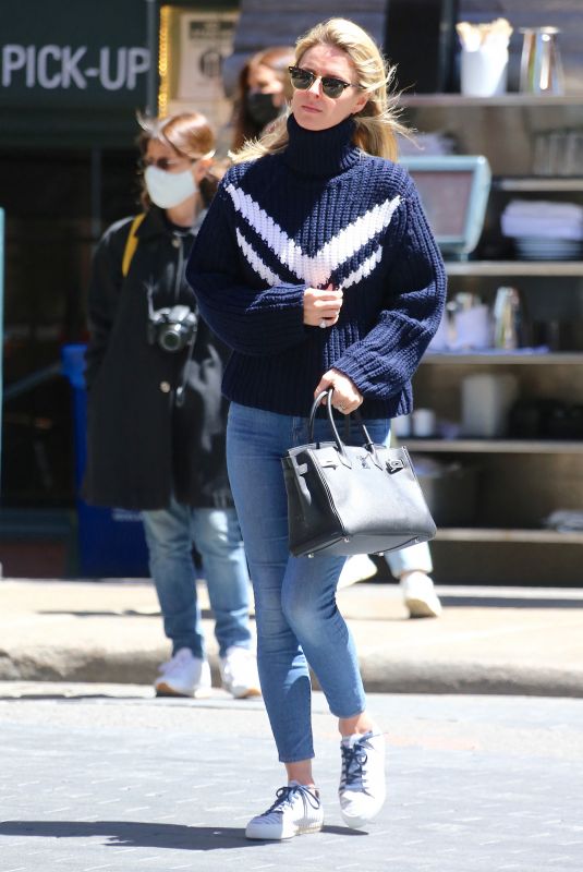 NICKY HILTON Out and About in New York 05/06/2021