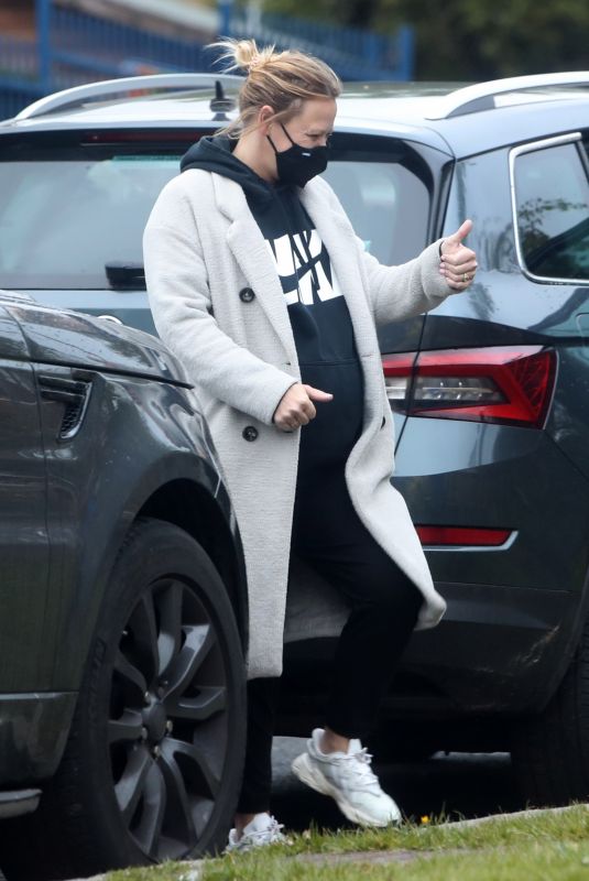 Pregnant KIMBERLEY WALSH Out in London 05/14/2021
