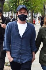 PRINCESS BEATRICE and Edoardo Mapelli Mozzi Out in Notting Hill 05/09/2021