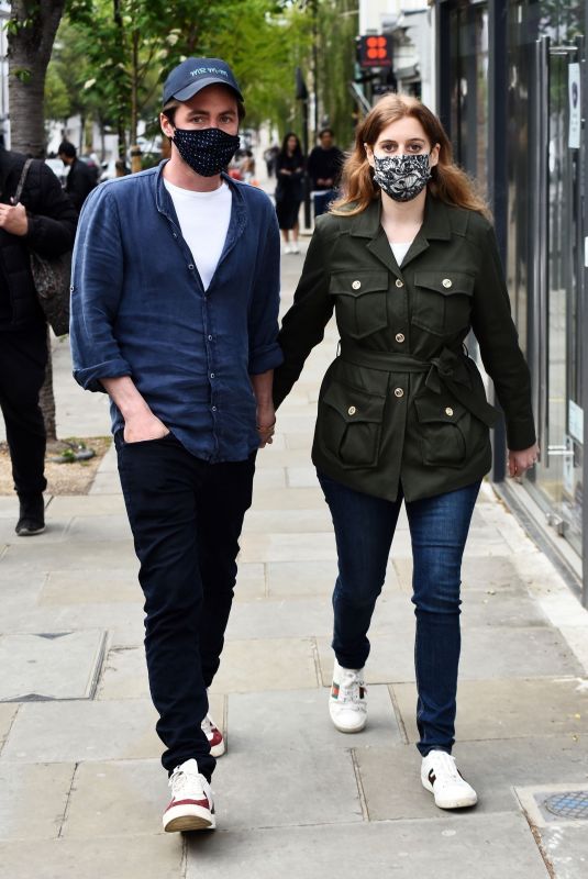 PRINCESS BEATRICE and Edoardo Mapelli Mozzi Out in Notting Hill 05/09/2021