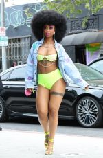 RAINHA PORTUGUESA Out and About in Los Angeles 05/08/2021