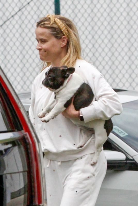 REESE WITHERSPOON Out with Her Dog in Los Angeles 05/10/2021