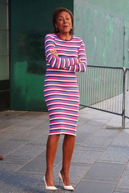 ROBIN ROBERTS at ABC Studios in New York 05/13/2021