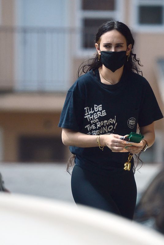 RUMER WILLIS at a Post Office in Los Angeles 05/12/2021