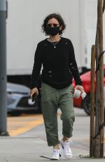 SARA GILBERT at Kreation Organic Juicery in West Hollywood 05/13/2021
