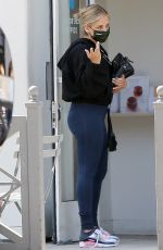SARAH MICHELLE GELLAR Out and About in Brentwood 05/04/2021