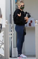 SARAH MICHELLE GELLAR Out and About in Brentwood 05/04/2021
