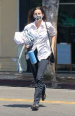 SCOUT WILLIS Leaves Dry Cleaning in Los Feliz 05/11/2021