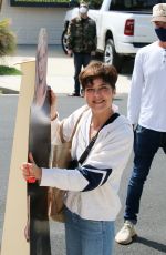 SELMA BLAIR Buying a Cardboard Cutout Stand of Sarah Michelle Gellar at an Estate Sale in Westlake 05/13/2021