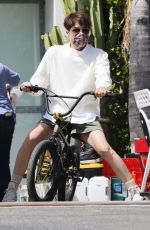 SELMA BLAIR Shopping at Estate Sale in Hollywood Hills 05/22/2021