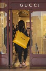 SERENA WILLIAMS Shopping at Gucci Store in Rome 05/13/2021