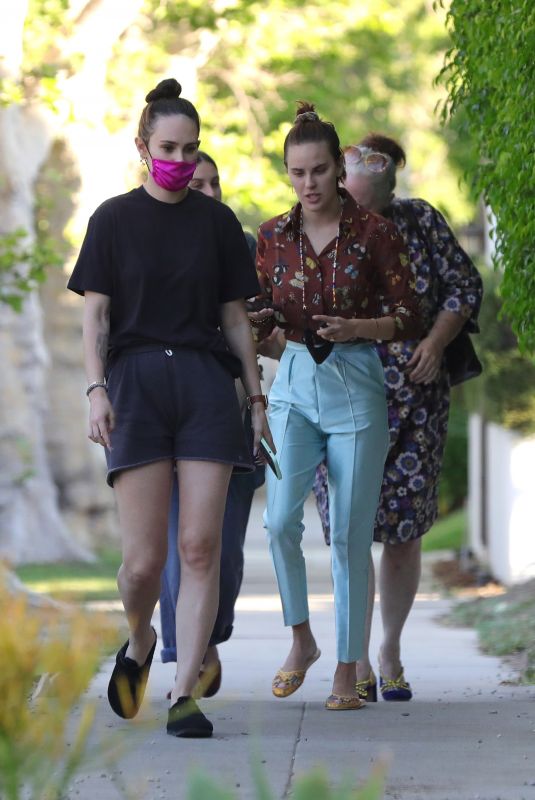 TALLULAH, SCOUT and RUMER WILLIS Out House Hunting in West Hollywood 05/24/2021