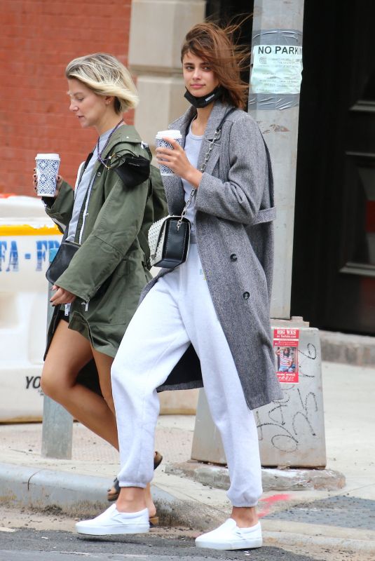 TAYLOR HILL Out with a Friend in New York 05/01/2021