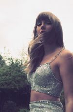 TAYLOR SWIFT - Instagram Photos 05/12/2021