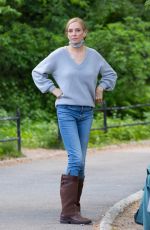 UMA THURMAN on the Det of Suspicion in Central Park in New York 05/18/2021