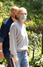 UMA THURMAN on the Det of Suspicion in Central Park in New York 05/18/2021