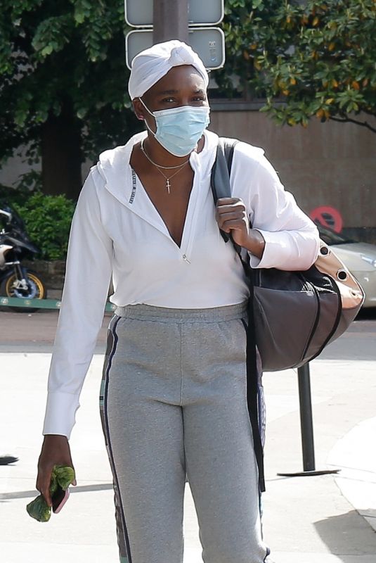 VENUS WILLIAMS Arrives at Her Hotel After Training at Roland Garros 2021 in Paris 05/28/2021