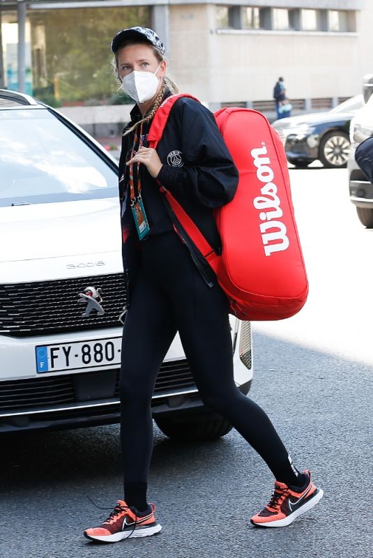 VICTORIA AZARENKA Arrives at Her Hotel After Training at Roland Garros 05/29/2021