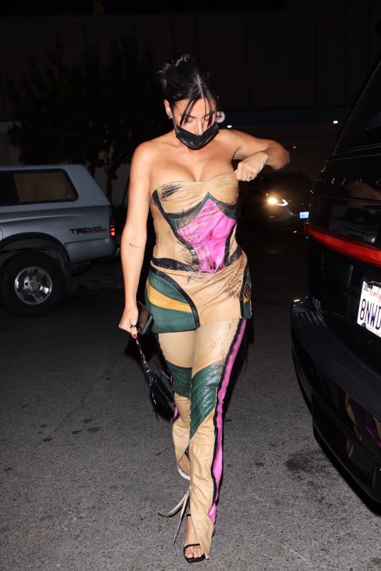 VICTORIA VILLARROEL at Nice Guy in West Hollywood 04/30/2021