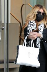 WENDY WILLIAMS Leaves Her Apartment in New York 05/11/2021