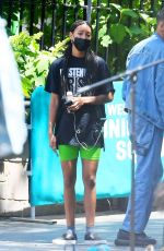 WILLOW SMITH and Tyler Cole Having Lunch on a Bench in Union Square Park 05/25/2021