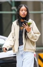 WILLOW SMITH Chatting on Phone in New York 05/24/2021