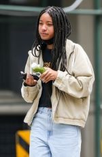 WILLOW SMITH Chatting on Phone in New York 05/24/2021