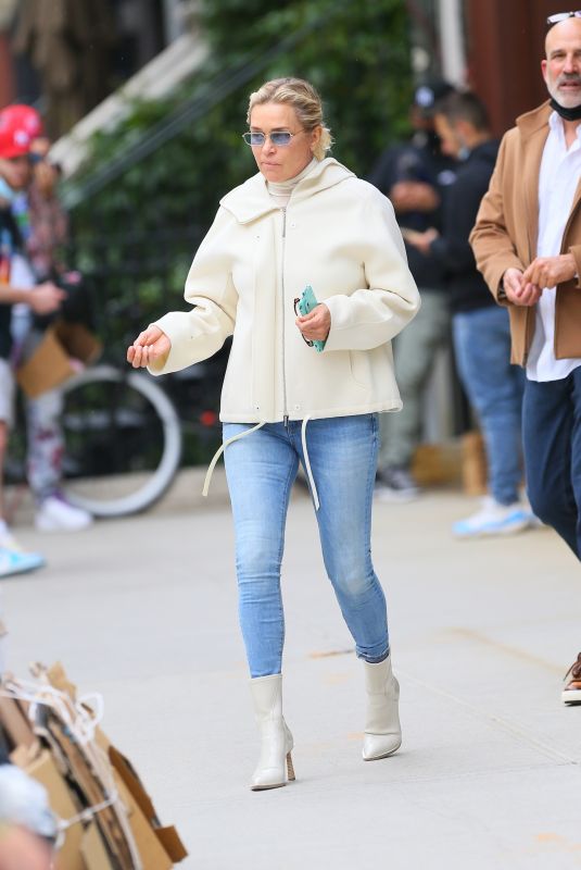 YOLANDA HADID Leaves Her Apartment in New York 05/11/2021