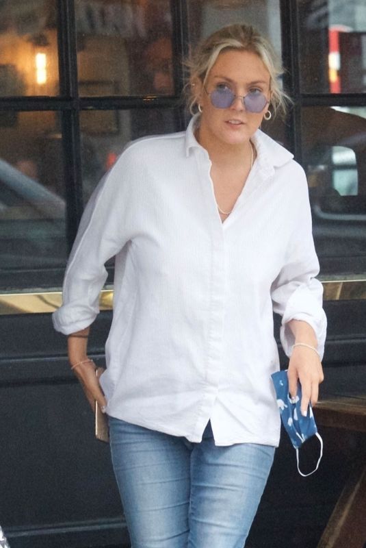 AMELIA MIST at a pub in London 06/24/2021