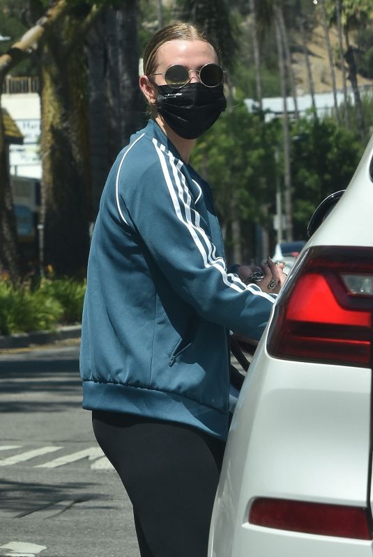 ASHLEE SIMPSON Leaves a Gym in Los Angeles 06/14/2021