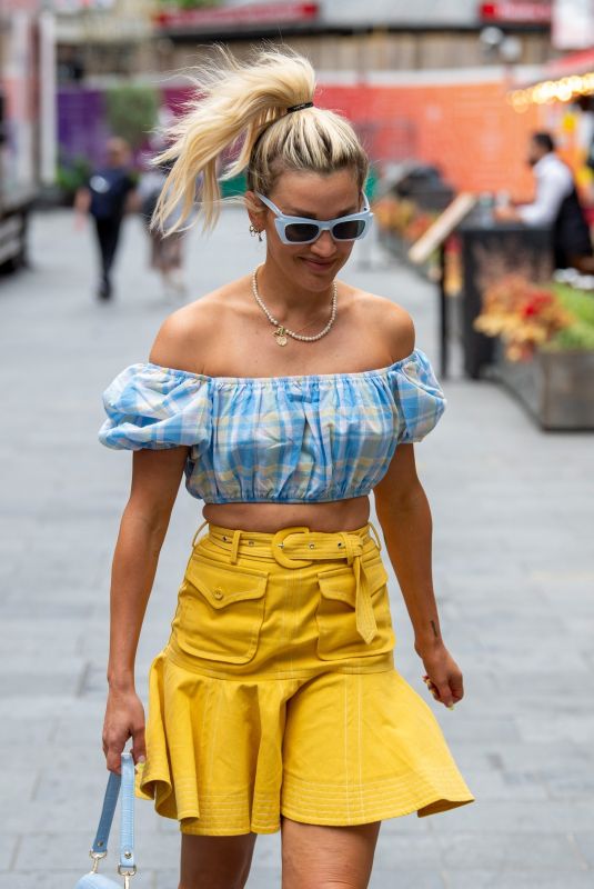 ASHLEY ROBERTS Arrives at Heart Radio in London 06/11/2021