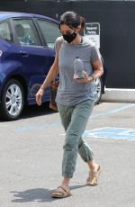 COURTENEY COX Heading to Yoga Class in Santa Monica 06/15/2021