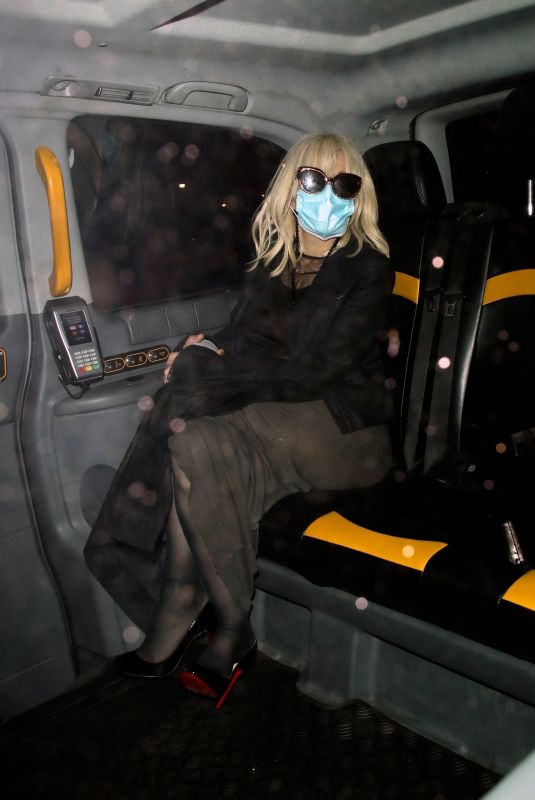 COURTNEY LOVE Leaves Annabel