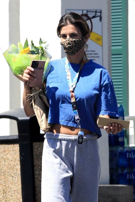 ELISABETTA CANALIS at Bristol Farms in Beverly Hills 06/11/2021