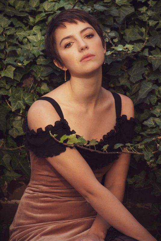 ELLA HUNT for Rose & Ivy Magazine, January 2021