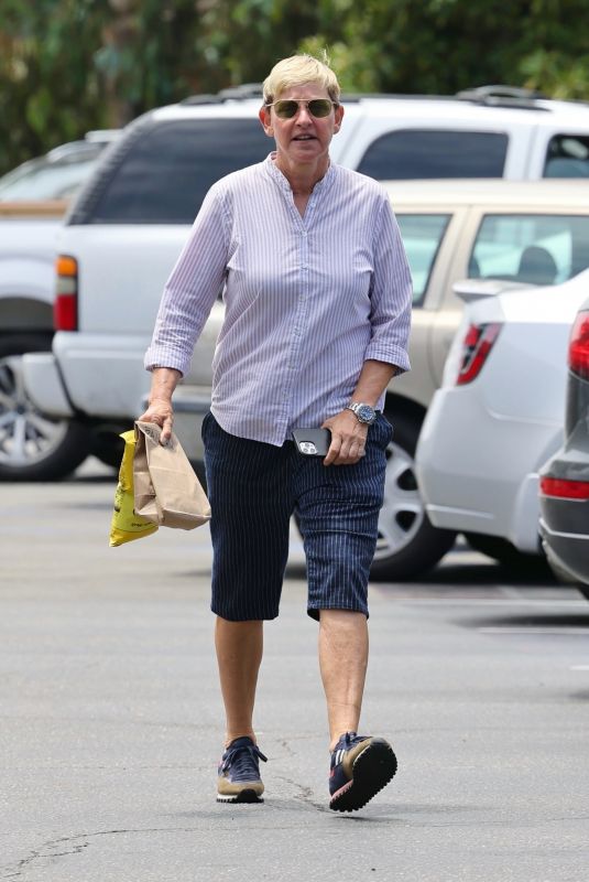 ELLEN DEGENERES Out for Sandwich in Montecito 06/21/2021