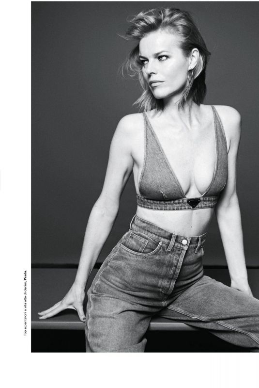 EVA HERZIGOVA in D La Repubblica Magazine, June 2021