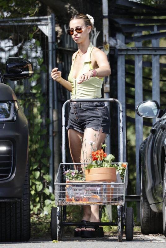 FERNE MCCANN at Garden Centre in Essex 06/08/2021
