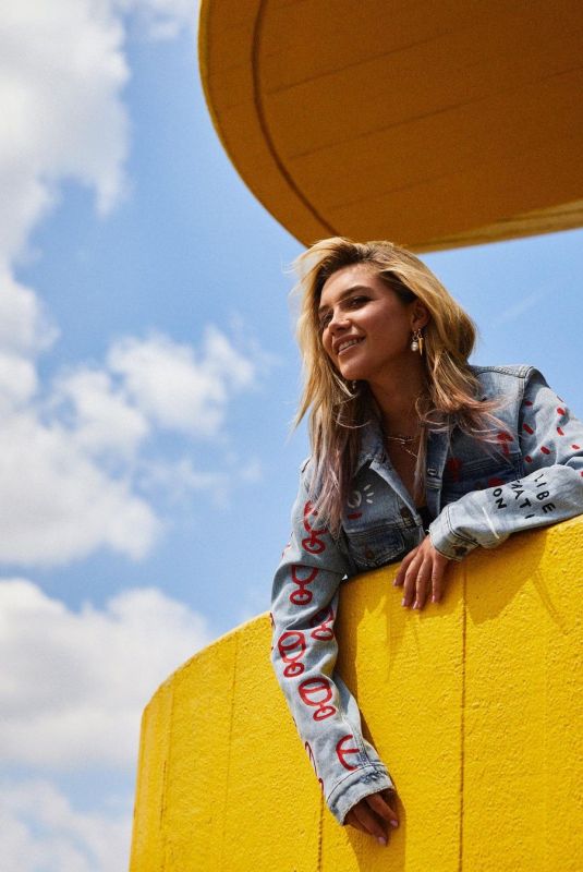 FLORENCE PUGH for Jeanerica, June 2021