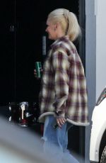 GWEN STEFANI Arrives on the Set of a Photoshoot 06/10/2021
