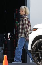 GWEN STEFANI Arrives on the Set of a Photoshoot 06/10/2021
